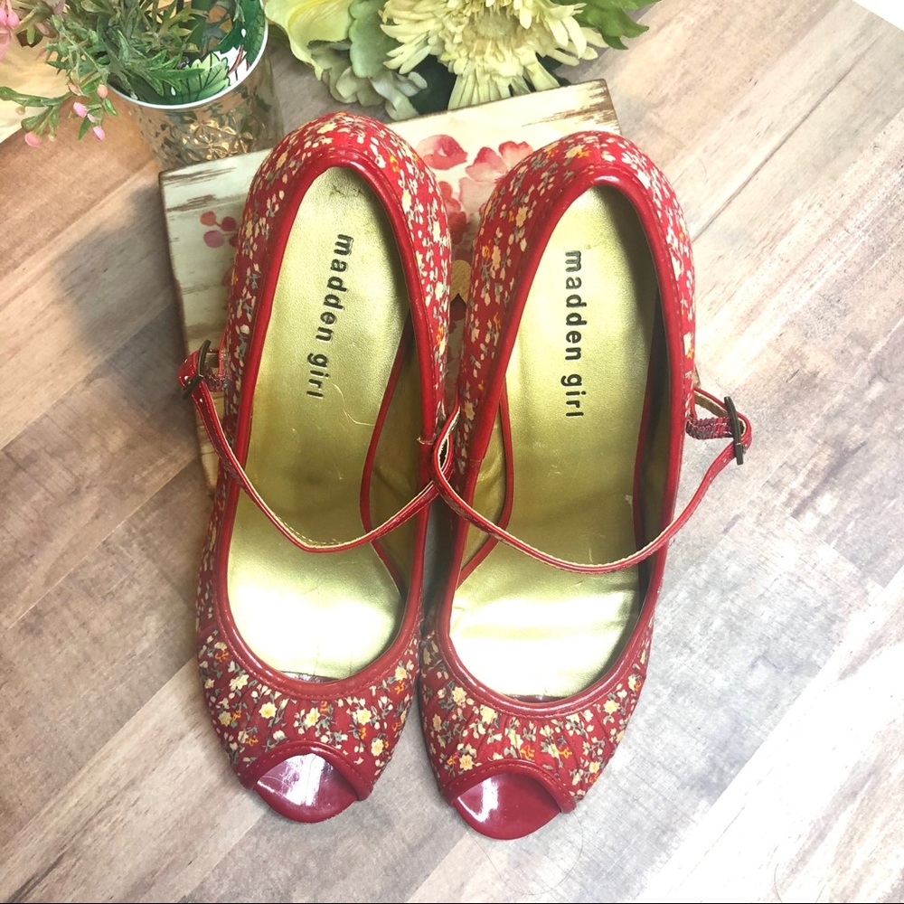 Madden Girl red floral Mary Jane heels Sz 9
